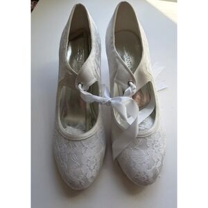White Lace Elegant Park Fairy Shoes Kitten Heel Size 41 (10-10.5)          1755